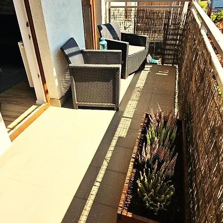 Mieszkanie 6-Osobowe Krakow Przy Plywajacych Basenach Zakrzowek Esterno foto