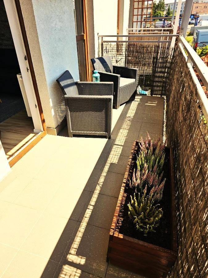 Apartment Mieszkanie 6-osobowe Przy Plywajacych Basenach Zakrzowek Krakow