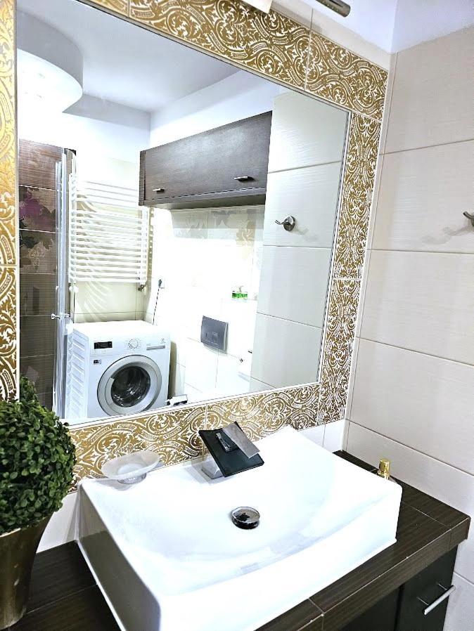 Mieszkanie 6-osobowe Przy Plywajacych Basenach Zakrzowek Apartament
